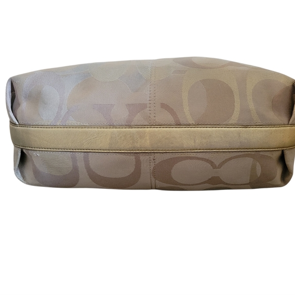 Coach Cream Shoulder Bag with Gold Accents - Picture 13 of 15